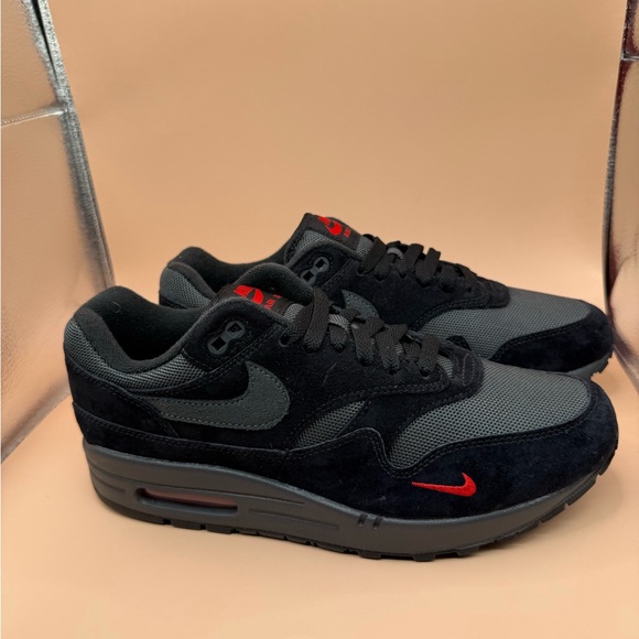 Nike Air Max 1 Bred | BLACK/ANTHRACITE-UNIVERSITY RED | US 8.5 - Picture 2 of 4